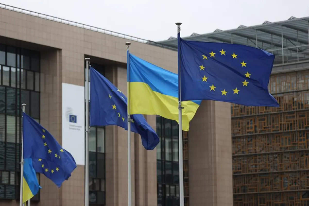 Председатель Европейского совета Антониу Кошта в соцсети X изложил два ключевых направления стратегии ЕС по достижению справедливого и устойчивого мира в Украине: поддержку Украины и усиление давления на Россию.