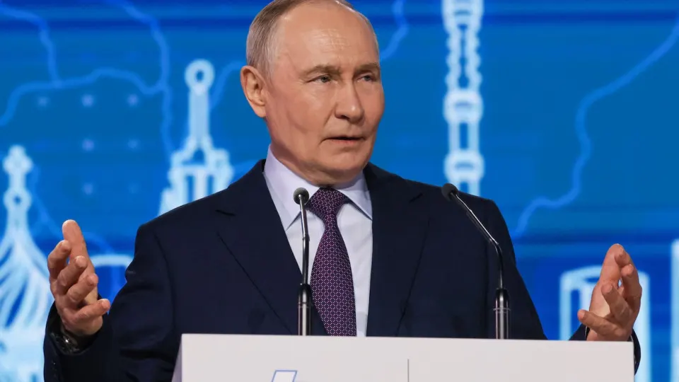 Президент обратился к законодателям с призывом избегать новых ограничений, пока одобрение власти снижается после блокировок интернета и ограничений доступа к мессенджерам.