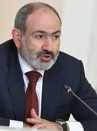 Премьер заявил о выплатах для компенсации убытков производителей, столкнувшихся с запретами и ограничениями на поставки в РФ; также пообещана помощь в повышении качества продукции и поиск альтернативных рынков.