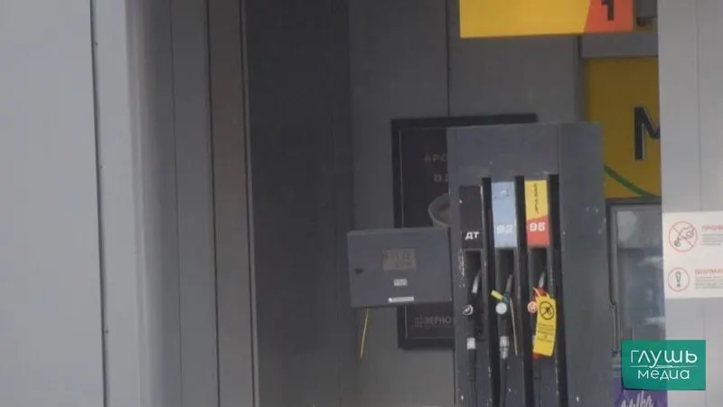 Власти обсуждают допуск к продаже нефтепродуктов с отклонениями по содержанию серы и другим нормам как меру стабилизации рынка топлива в России.