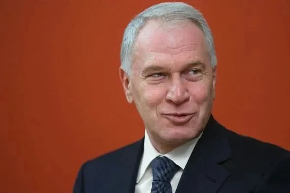 Президент присвоил Ковальчуку орден III степени за вклад в социальные проекты, сохранение культурно-исторического наследия и благотворительную деятельность.
