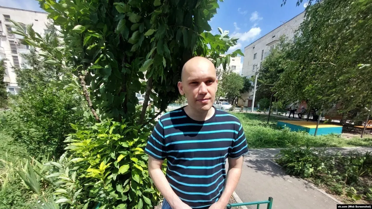 В обновлённый список Минюста, куда внесли крымскотатарскую правозащитную организацию, попал инвалид I группы из Джанкоя. Ему грозят ограничения и риски наказания за публикации без пометки «иностранный агент».