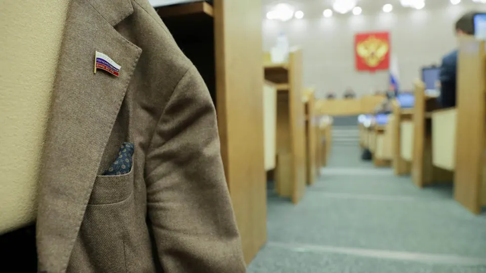 Правительство поддержало инициативу об отмене наказаний за отсутствие или несвоевременную подачу деклараций региональными парламентариями. Поправки требуют доработки, отмечают ведомства.