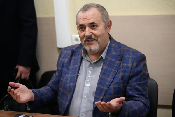 В преддверии думских выборов по всей стране как минимум 21 политик столкнулся с обвинениями в демонстрации экстремистских или нацистских символов, что лишает возможности баллотироваться. В большинстве дел назначены минимальные штрафы.