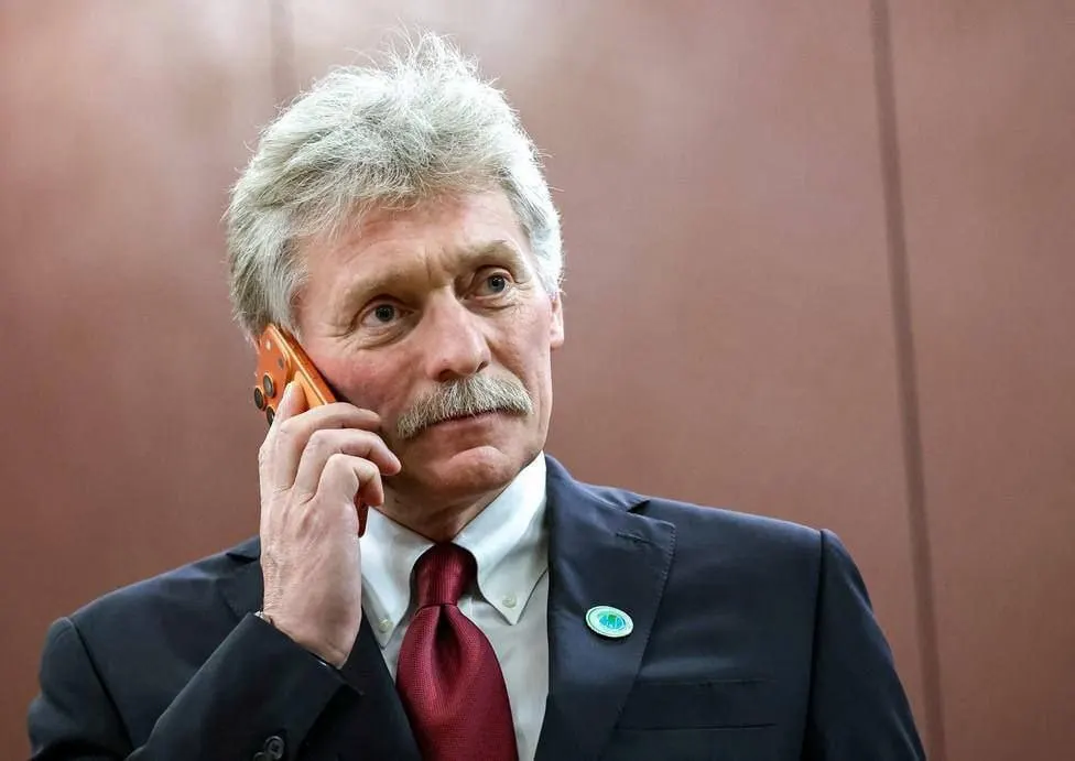 Дмитрий Песков заявил, что переговоры с Telegram по восстановлению доступа к мессенджеру продолжаются, однако со стороны сервиса пока нет значительной активности. Несмотря на ограничения, Telegram остаётся популярным и продолжает использоваться чиновниками.