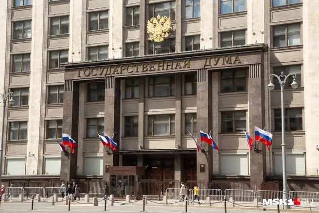 Губернатор Кузбасса Илья Середюк включен в федеральный список кандидатов в Госдуму; в декларации указано свыше 10 млн рублей дохода и владение двумя квартирами.