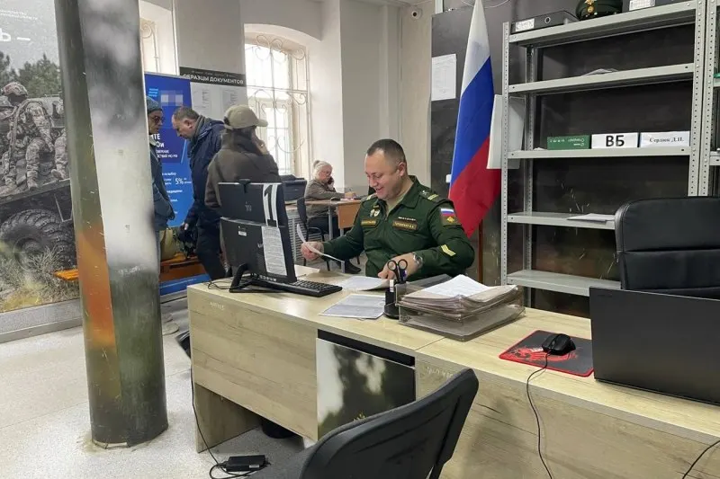 Официальные лица заверяют, что мобилизация не будет введена; растут контракты с Минобороны, а эксперты обсуждают влияние материалов иностранной прессы на общественное мнение.