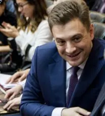 Депутат-коммунист обратился к министру промышленности с просьбой снизить стоимость автомобилей «АвтоВАЗа» на внутреннем рынке, приводя примеры более низких цен за границей.