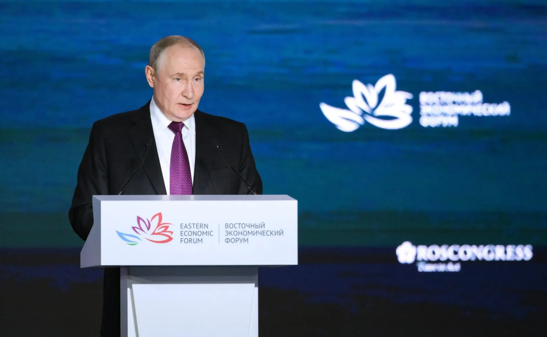 Путин отметил демографические проблемы как приоритет и подчеркнул, что влияние СВО на рождаемость не является ведущим.