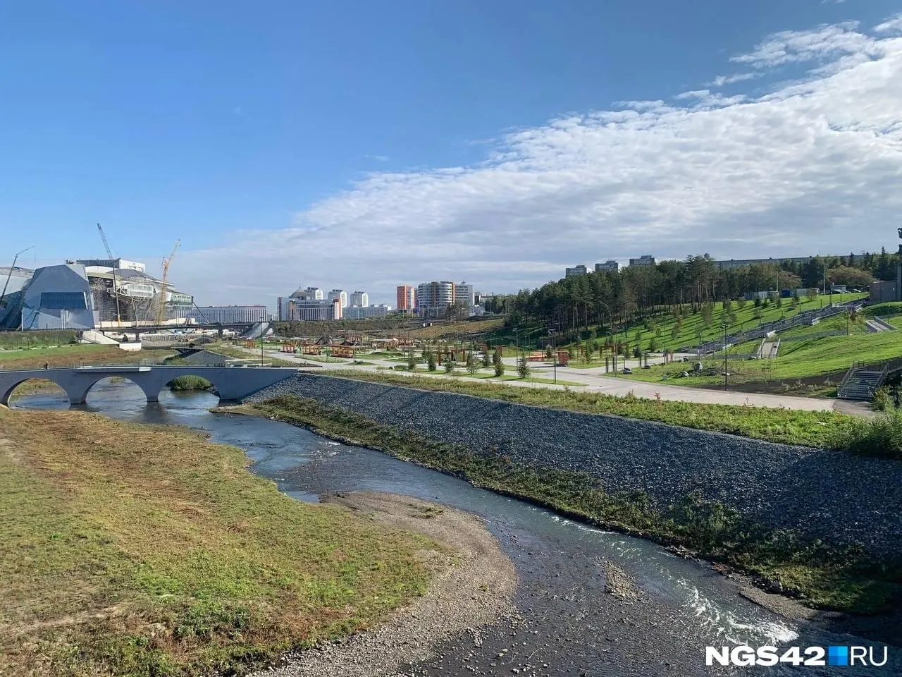 Парк в центре города откроется на следующей неделе, а местные жители уже осваивают территорию и ждут прогулок на Fresh воздухе.