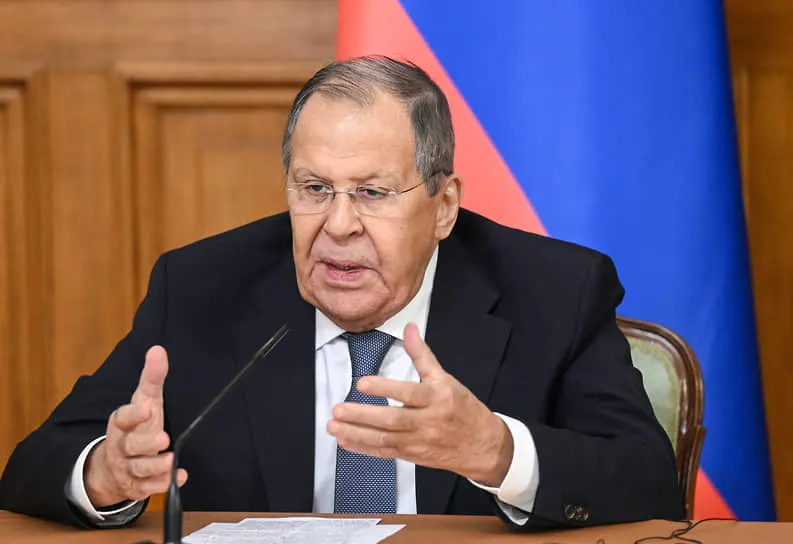 Министр иностранных дел отметил, что информационная война вокруг операции на Украине продолжится и усилится.