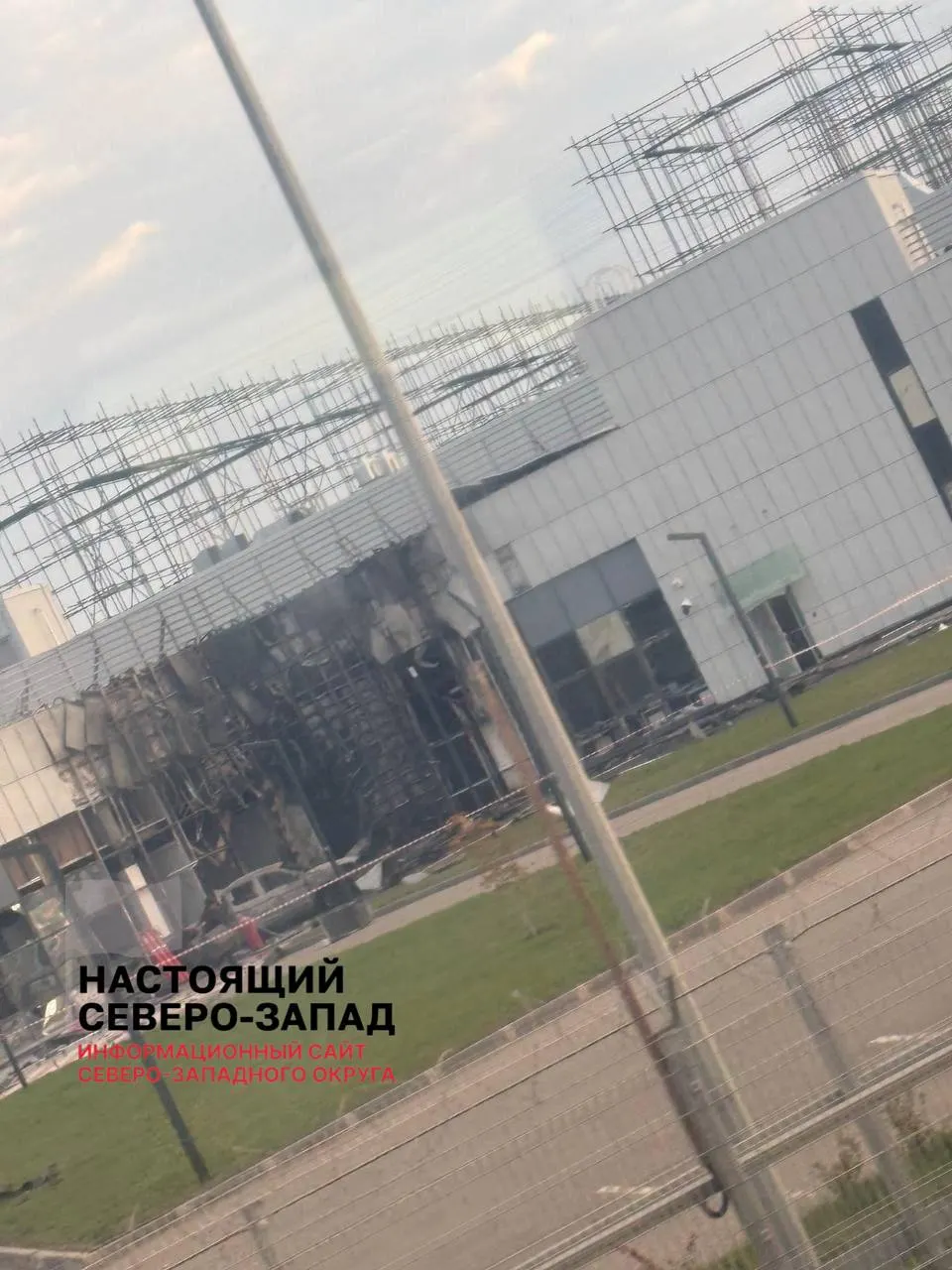Серия атак на дата-центры по стране ставит под угрозу банковские переводы, онлайн‑сервисы и государственные услуги; военные действия усложняют ситуацию.