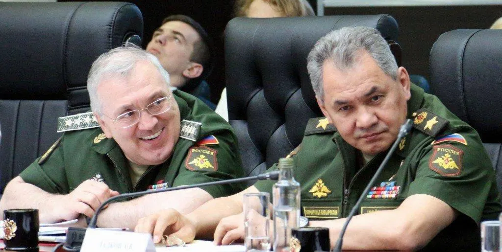 Московский суд по иску Генпрокуратуры обратил в доход государства деньги и недвижимость экс-первого заместителя министра обороны и членов его семьи общей стоимостью 5,5 млрд рублей.