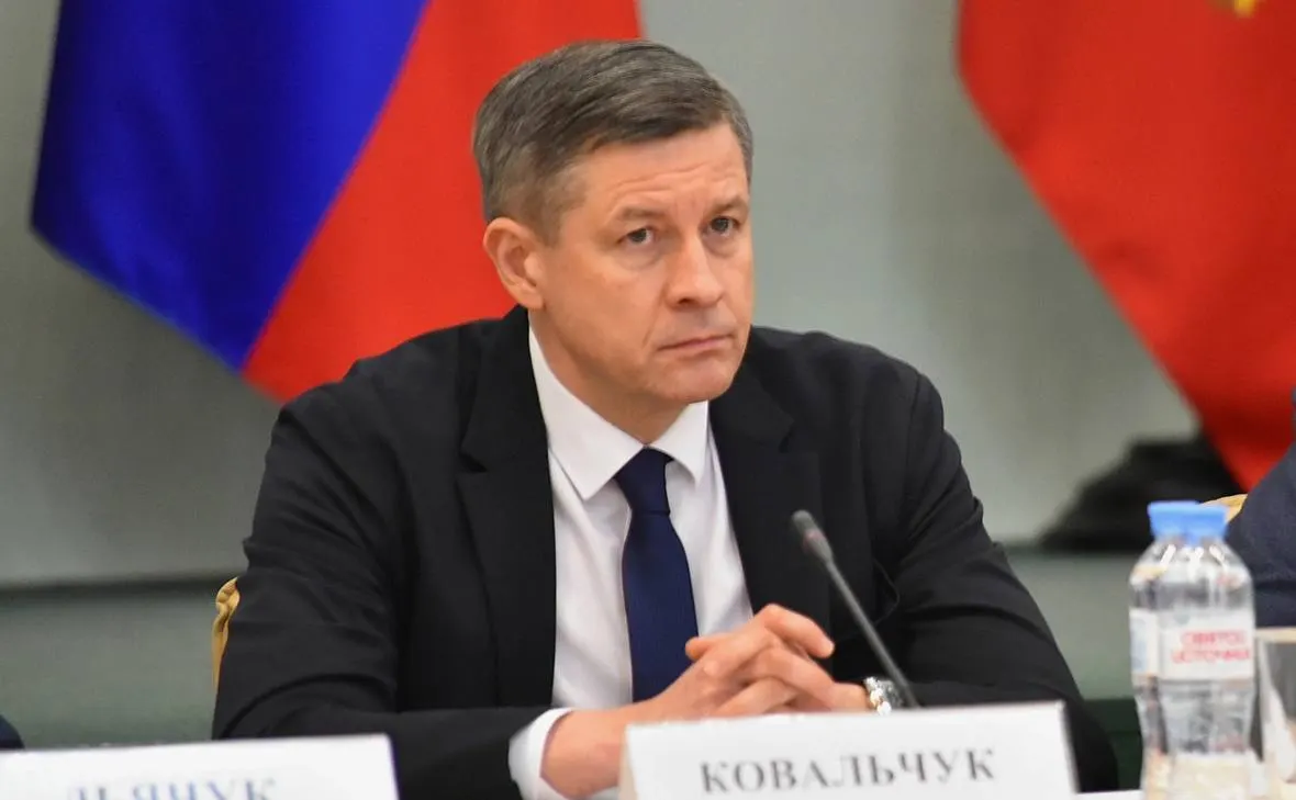 Врио губернатора Егор Ковальчук подписал указ об отставке регионального правительства; новый состав пока не назначен. Ранее 13 мая президент Владимир Путин принял отставки губернаторов Белгородской и Брянской областей.