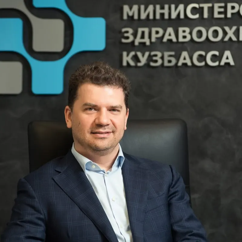 В Центральный районный суд Кемерова направлено уголовное дело в отношении экс‑министра Дмитрия Беглова: ему вменяют 11 эпизодов получения взяток. Беглов заключил досудебное соглашение, в марте у него и близких изъяли имущество на сумму около 100 млн рублей.