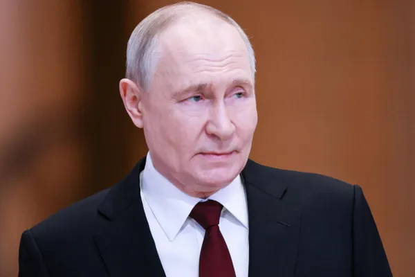 МИД сообщил об отзыве посла Сергея Копыркина для консультаций — Москва объясняет решение шагами армянского руководства по сближению с Европейским союзом, которые, по её мнению, наносят ущерб сотрудничеству в рамках ЕАЭС.
