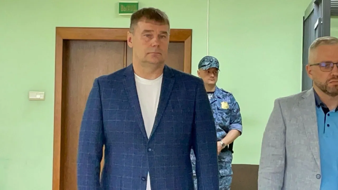 Восьмой кассационный суд в Кемерове сократил наказание Сергея Ставицкого по делу о растрате: вместо трёх лет — 2 года 9 месяцев колонии.