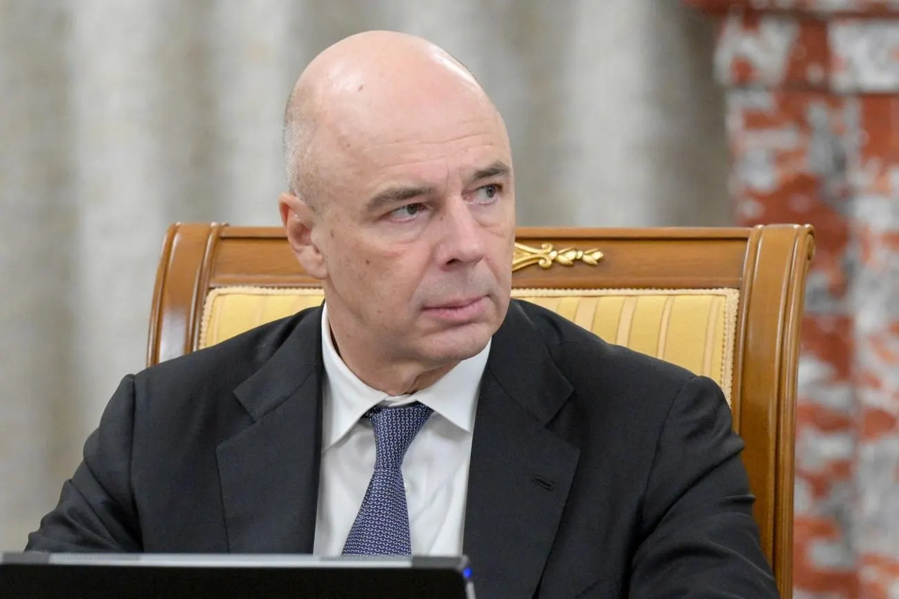 Министр финансов направил предложение заморозить часть планируемых расходов на 2,9 трлн руб. — по оценке, затраты на боевые действия в этом году могут превысить план минимум на 2 трлн и при негативном сценарии — до 4 трлн.