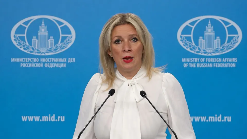 Официальный представитель МИД РФ заявила, что любая агрессия против проживающих в Приднестровье российских граждан получит «незамедлительный и адекватный ответ». Ранее власти упростили выдачу российских паспортов жителям региона, а парламент расширил полномочия для защиты россиян за рубежом.
