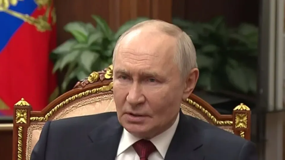 Президент заявил, что отказ от дальнобойных ударов и уступки по территориям могли бы спасти ВСУ, но Россия не намерена спасать киевский режим; удары по инфраструктуре создают трудности, но быстро восстанавливаются.