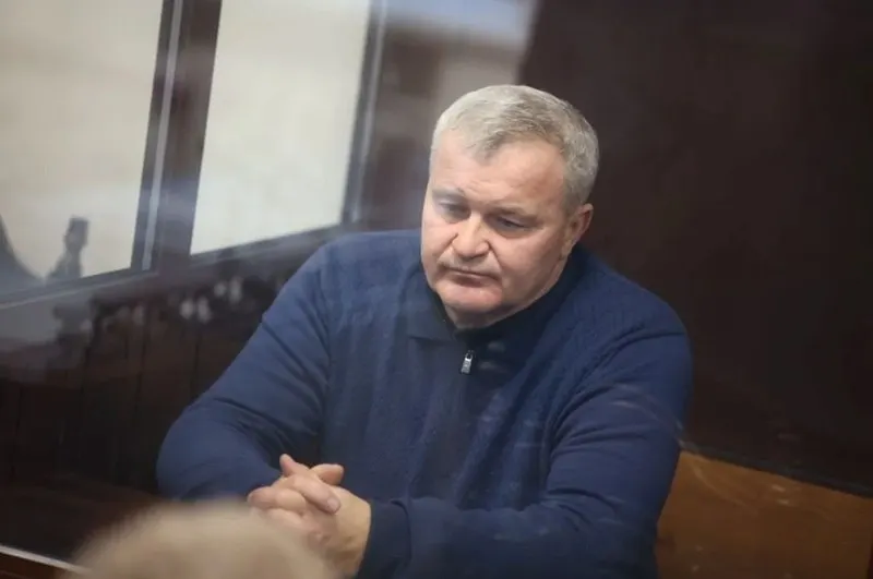 Ленинск‑Кузнецкий суд назначил 12 лет лишения свободы и штраф 4,8 млн рублей бывшему председателю правительства региона по делу о хищении более 72 млн рублей из муниципального бюджета.