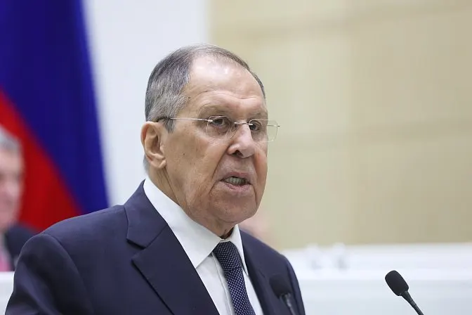 Глава МИД РФ заявил, что Еревану предстоит выбрать между Евразийским экономическим союзом и Евросоюзом — от этого зависят тарифная политика и фитосанитарные правила.