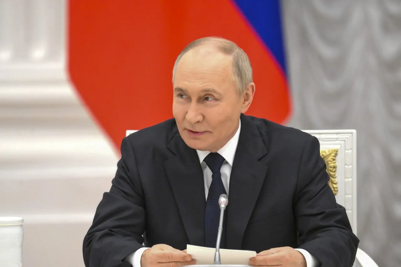 Президент заявил, что Россия располагает необходимыми возможностями для защиты Калининградской области и может нанести ответный удар по тем, кто попытается атаковать российские военные объекты.
