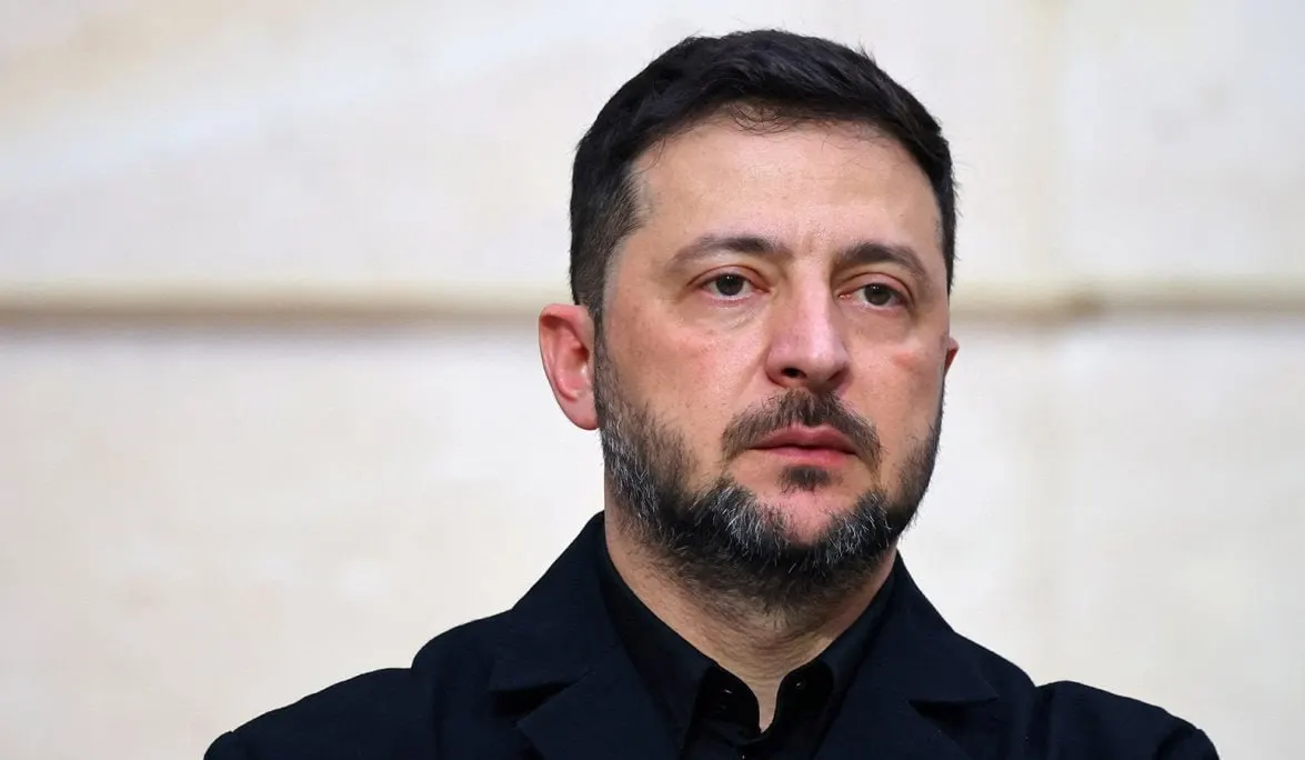 Президент Украины назвал заявление российского лидера на ПМЭФ «слабым ответом» и обвинил его в нежелании завершить войну. Ранее Путин отверг идею встречи и раскритиковал открытое письмо Киева.