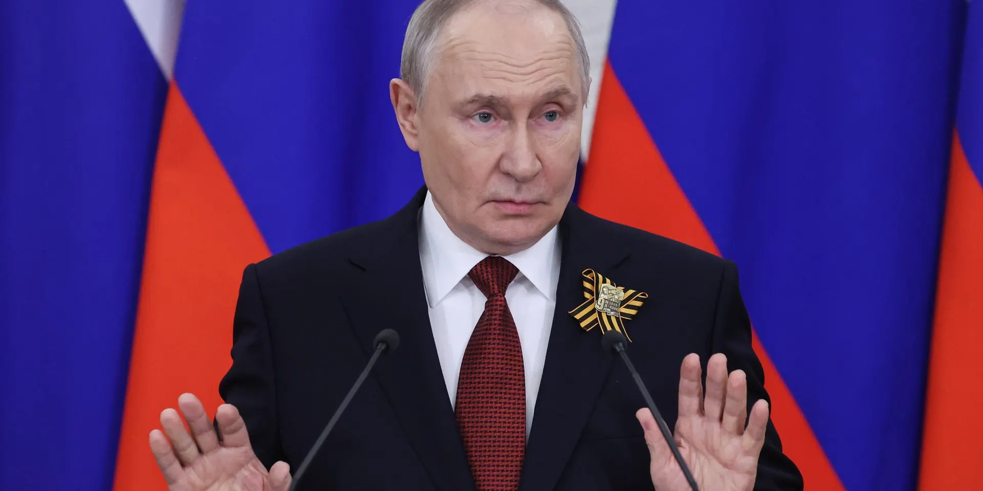 Чиновники финансового блока и центробанк заявляют, что продолжение текущих расходов на военные операции может привести к росту дефицита и потребует сокращения невоенных статей бюджета.