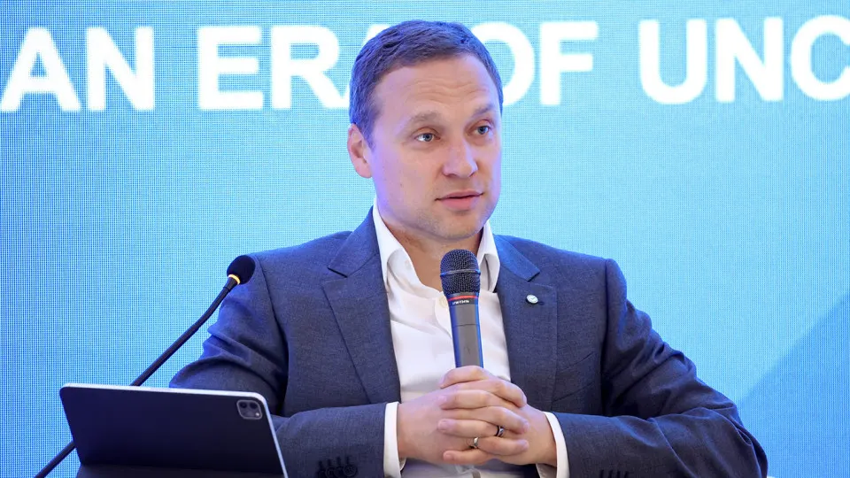 Вице‑председатель правления Сбербанка предупреждает о росте доли наличных в обращении — граждане снимают деньги и не возвращают их в банковскую систему на фоне усиления налогового контроля и технологических сбоев.