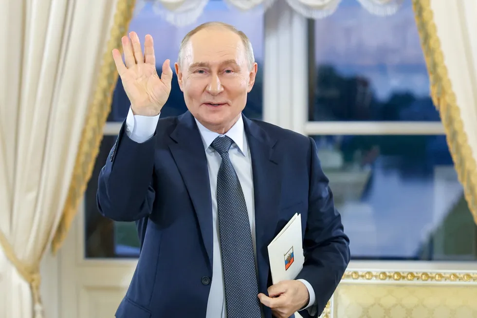 По подсчетам аналитиков, в апреле–мае президент РФ участвовал в большем числе публичных мероприятий, активность зарубежных поездок и меры безопасности выросли на фоне снижения рейтингов.