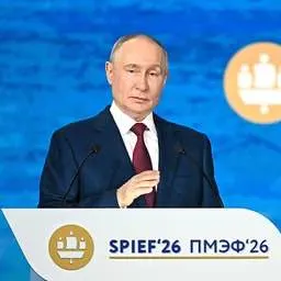 На пленарной сессии ПИЭФ президент заявил, что лишь бегло ознакомился с открытым письмом Зеленского, не видит пока смысла в личных переговорах и прокомментировал сообщения о возможных ударах по резиденции и параду.