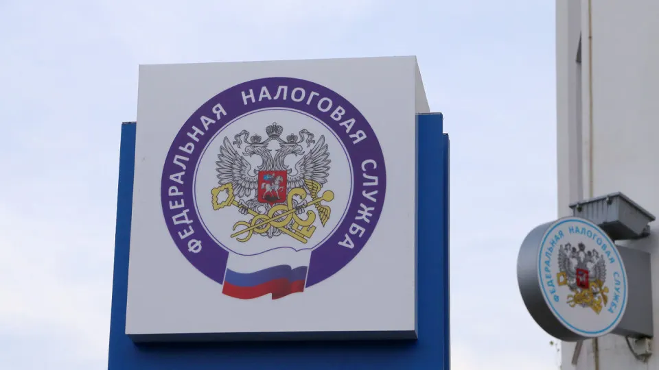 Федеральная налоговая служба рекомендовала регионам пересмотреть налоговые ставки и льготы, чтобы сократить дефицит местных бюджетов в 1,5 трлн рублей. Власти предложено инвентаризовать недвижимость, ужесточить транспортный налог и пересмотреть земельные преференции.