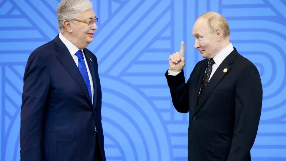 Власти и отраслевые игроки ведут переговоры о поставках бензина из Казахстана на фоне снижения производства в РФ и остановки казахского НПЗ на ремонт, рассматривается вариант с процессингом и обменом на авиакеросин.