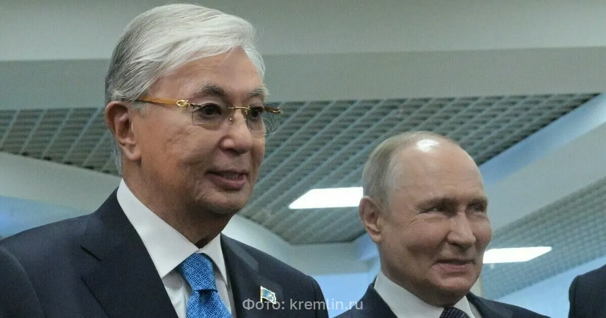 Во время визита в Омск президент заявил, что сотрудничество с Казахстаном развивается успешно и имеет стратегический характер.
