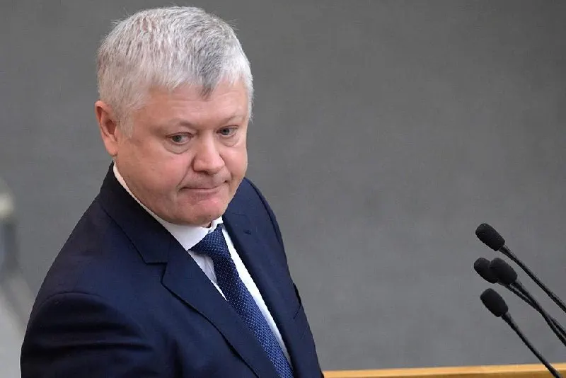 Председатель комитета по безопасности Василий Пискарёв заявил, что свыше 360 зарубежных структур признаны враждебными и выдворены из РФ, более 60 — по материалам его комиссии. По его словам, принято 46 законов для защиты суверенитета.