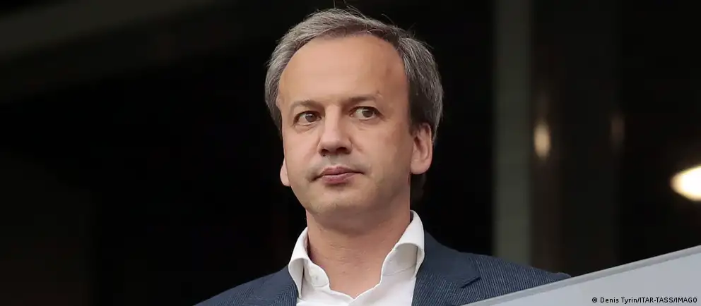 Аркадий Дворкович заявил, что будет оспаривать своё включение в санкционный список ЕС, и до решения суда временно отказался от обязанностей президента Международной шахматной федерации.