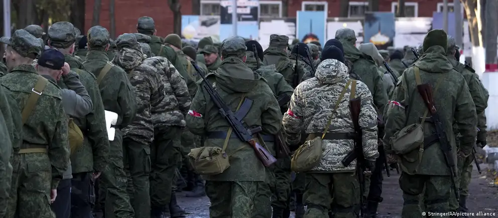 Украинский лидер и независимые источники сообщают о возможной подготовке новой волны мобилизации в РФ этой осенью. Российские власти опровергают эти заявления. Разбираем признаки, доводы власти и оценку экспертов.