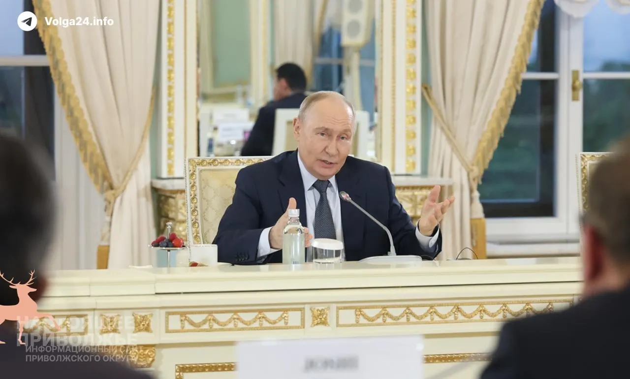 Президент заявил, что трудности на внутреннем топливном рынке вызваны внешним давлением и носят временный характер. ВВП страны вырос на 0,2% за пять месяцев года, в мае — на 0,3%.