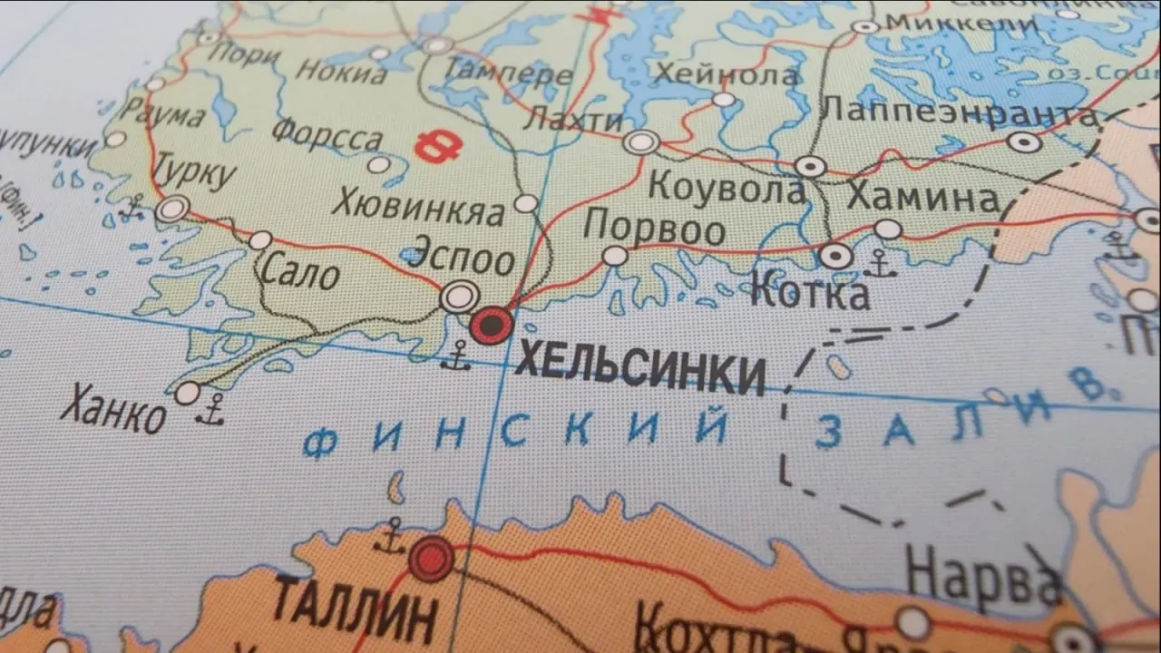 С 1 июля Россия повысила таможенные пошлины на железнодорожные перевозки в Финляндию в восемь раз. Поставки удобрений стали убыточными и могут прекратиться в ближайшие недели, что ухудшит положение финского сельского хозяйства.