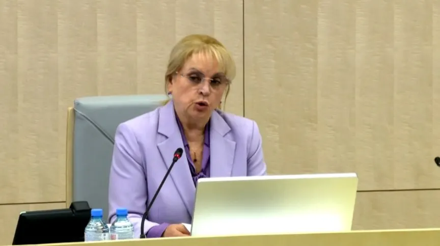 Центризбирком рассмотрел списки партий, исключил двух кандидатов из списка «Коммунистов России», одобрил электронное голосование для жителей регионов в Москве и дал рекомендации по доставке бюллетеней беспилотниками на труднодоступные территории.