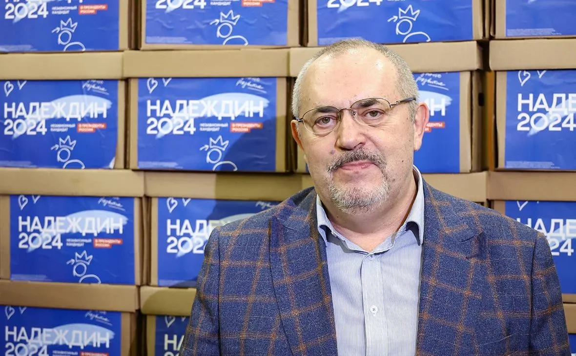 Политик заявил, что под давлением властей и после ряда ограничений у него нет возможности легально продолжать участие в выборах в Госдуму; он поблагодарил сторонников и выразил надежду на будущее.
