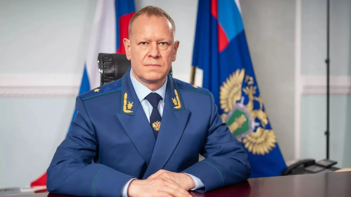 Президент направил в Совет Федерации кандидатуру начальника управления Генпрокуратуры по СФО Николая Рябова; консультации по назначению прокуроров запланированы на 16 июля.