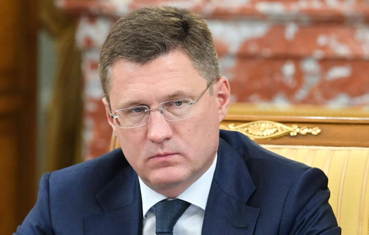 Из‑за частичного вывода НПЗ из строя возник дефицит топлива. Власти принимают меры по загрузке предприятий и стабилизации производства.