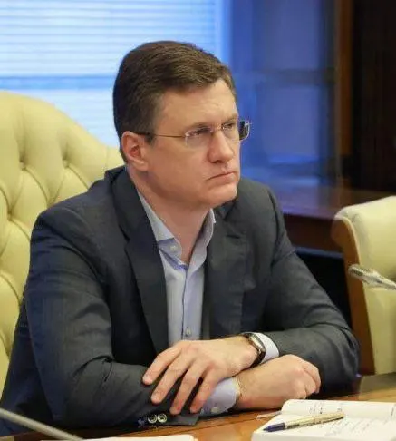 Александр Новак провёл совещание по рынку топлива — поручено ежедневно мониторить запасы и логистику, координировать действия и принимать дополнительные меры, чтобы не допустить локальных сбоев.