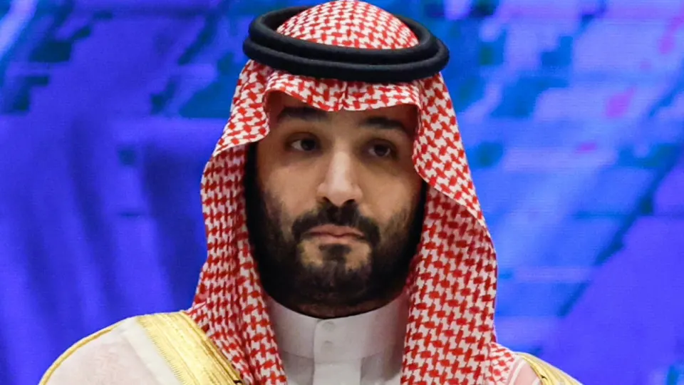 Королевство уменьшило официальную отгрузочную цену сорта Arab Light на $11 за баррель. Возвращение поставок через Ормузский пролив и наращивание добычи в Персидском заливе давят на мировые котировки Brent и Urals и повышают риск переизбытка нефти к концу года.