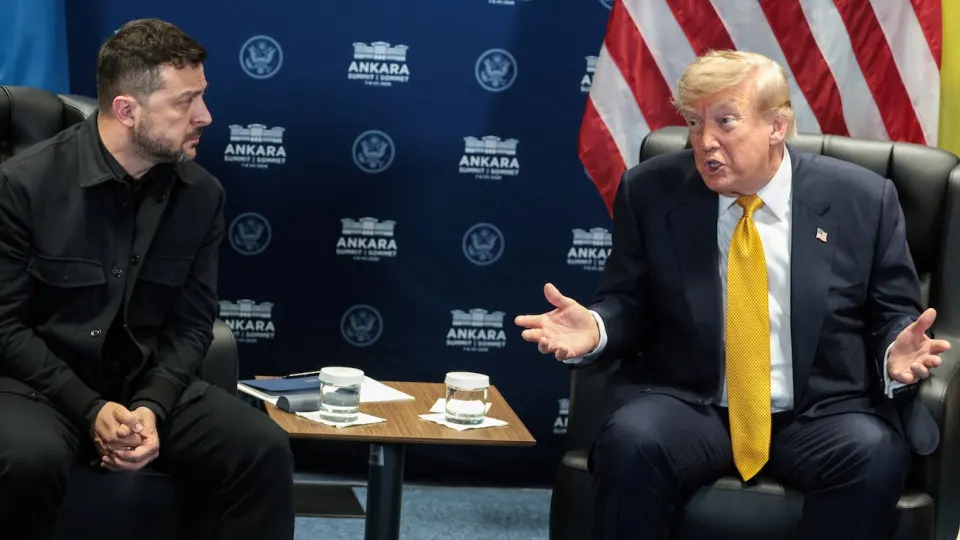 На саммите НАТО в Анкаре Дональд Трамп заявил, что поддерживает удары Украины по объектам в глубине России и назвал их возможным средством для завершения конфликта. Он также пообещал обсудить ситуацию с Владимиром Путином.