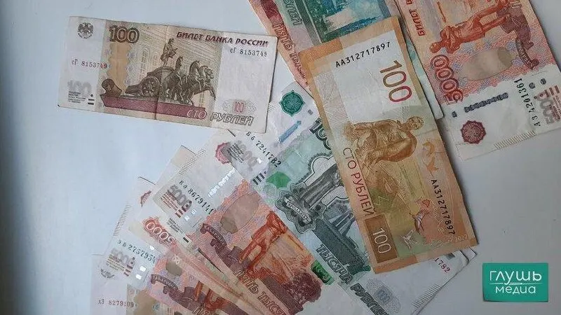 Регулятор предлагает повысить лимиты выдачи наличных: МФО — до 100 тысяч рублей, ломбарды — до 200 тысяч рублей, дневной максимум — до 2 миллионов рублей.