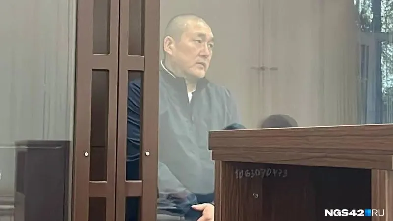 Бывший заместитель главы ФСИН получил наказание по делу, вокруг которого упоминаются семейные связи и окружение фигуранта.