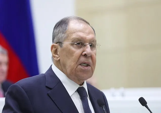 Лавров заявил, что закрытие дипмиссий в Бонне и Берлине свидетельствует о незавершённых уроках истории и начале военной эскалации.